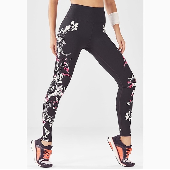 NWOT Fabletics High Waisted Printed Leggings XS - Picture 1 of 4